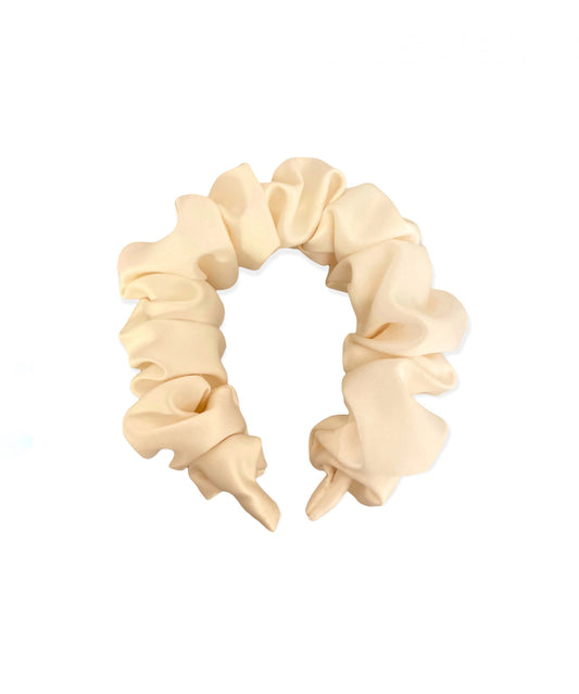 Hvit scrunchy hårbøyle