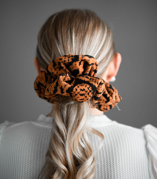 Slangemønstret XL scrunchie